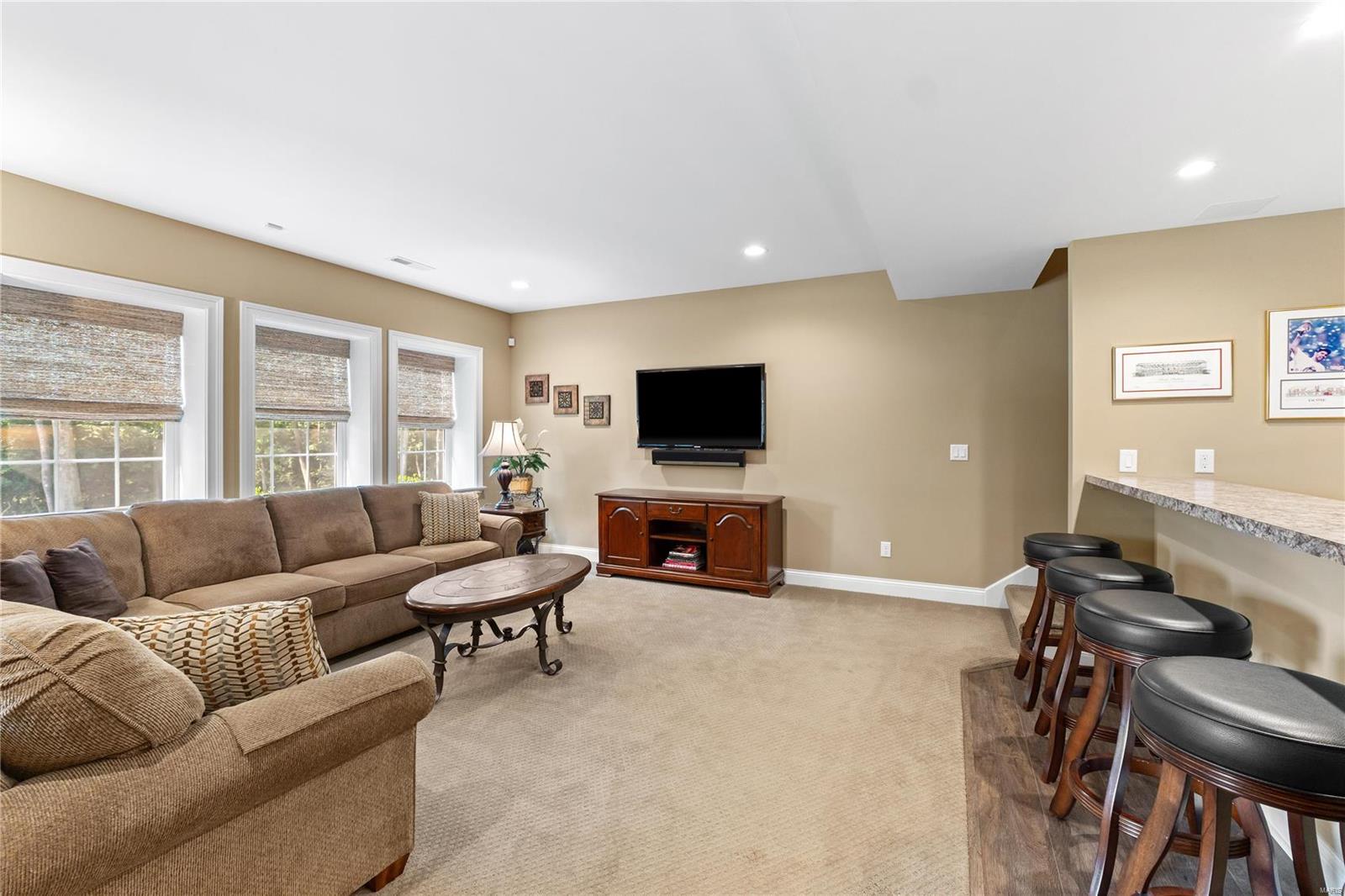 30 Meadowbrook Country Club Est