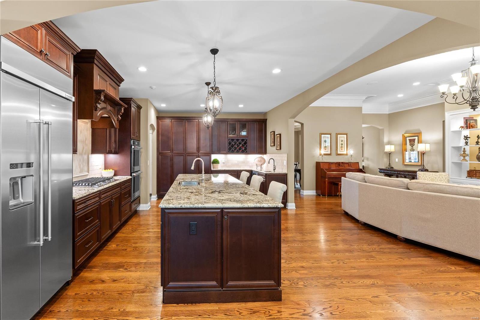 30 Meadowbrook Country Club Est