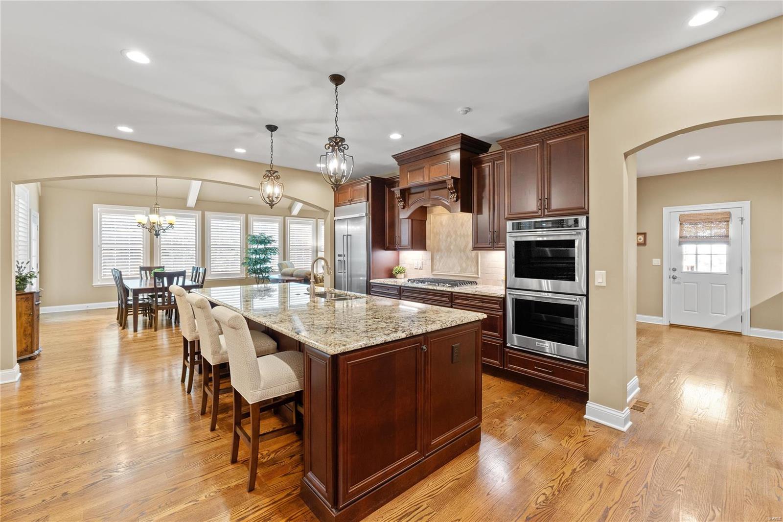 30 Meadowbrook Country Club Est