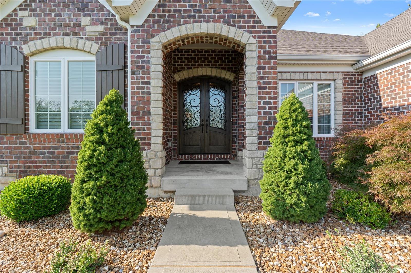 30 Meadowbrook Country Club Est