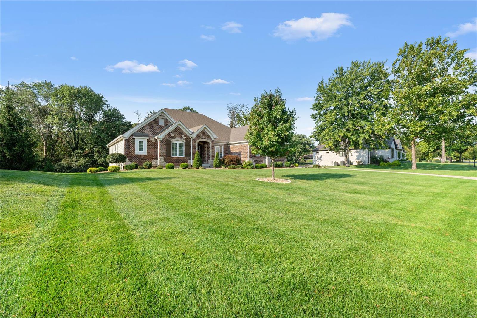 30 Meadowbrook Country Club Est