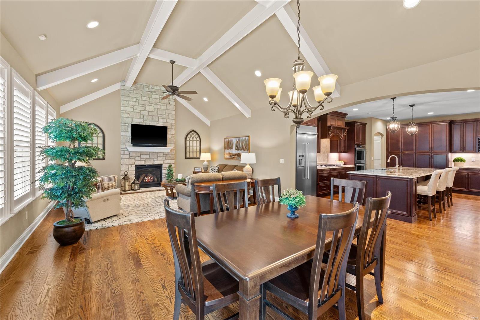 30 Meadowbrook Country Club Est