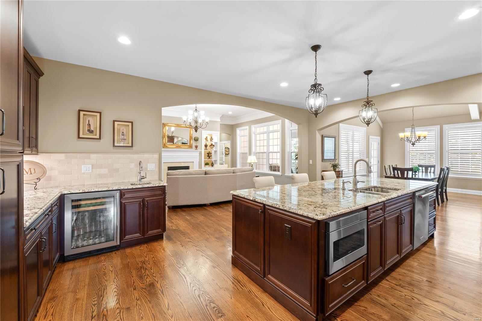 30 Meadowbrook Country Club Est