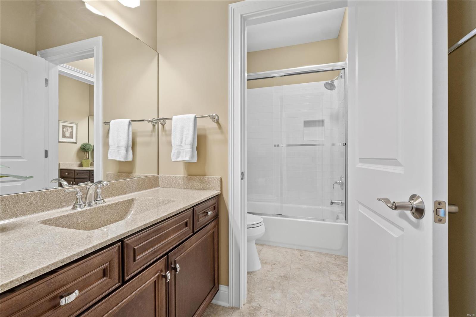 30 Meadowbrook Country Club Est