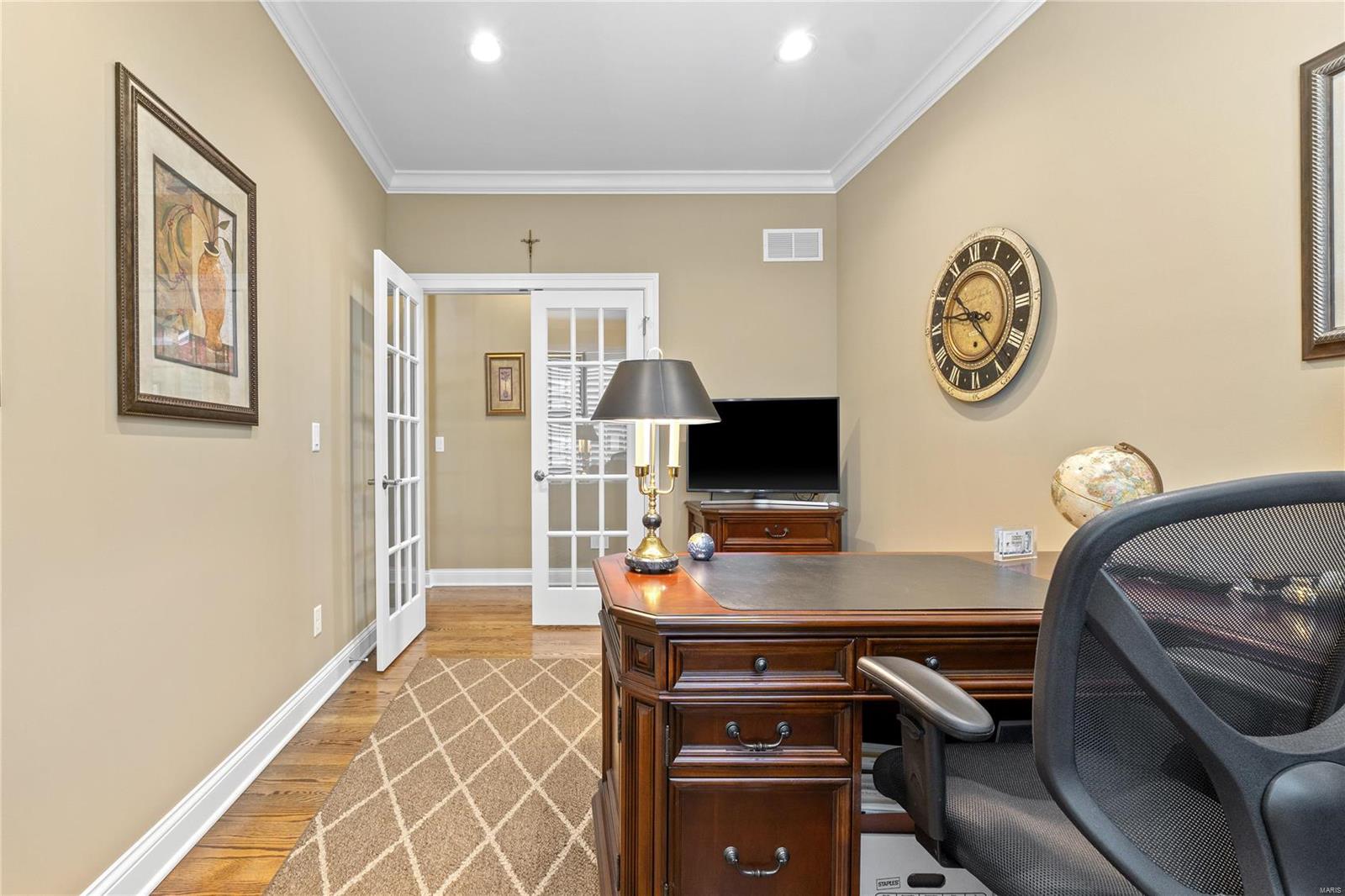 30 Meadowbrook Country Club Est