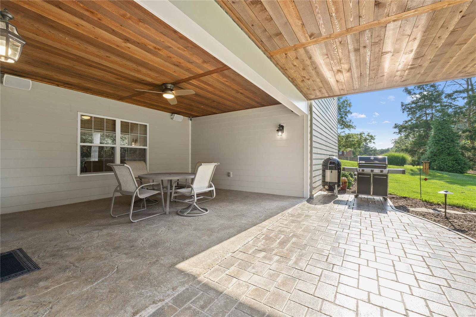 30 Meadowbrook Country Club Est