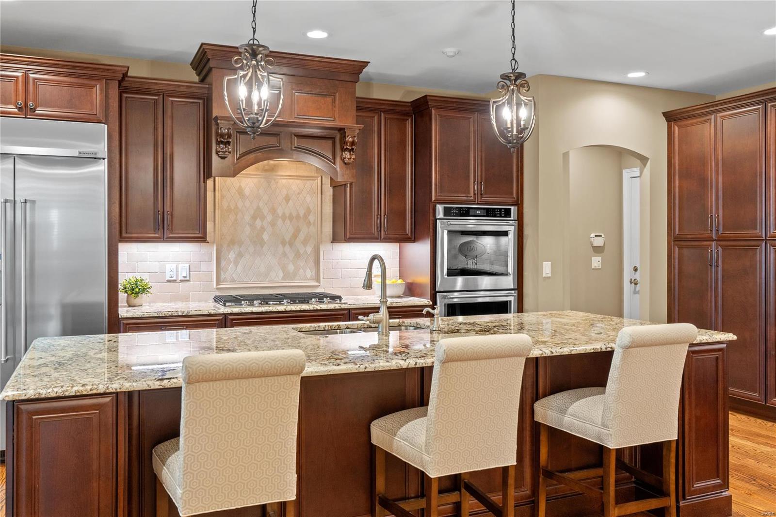 30 Meadowbrook Country Club Est