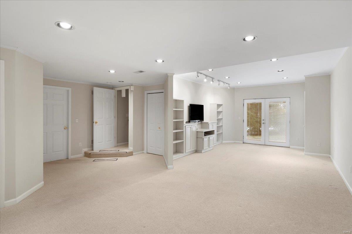 1228 Castle Gate Villas Dr