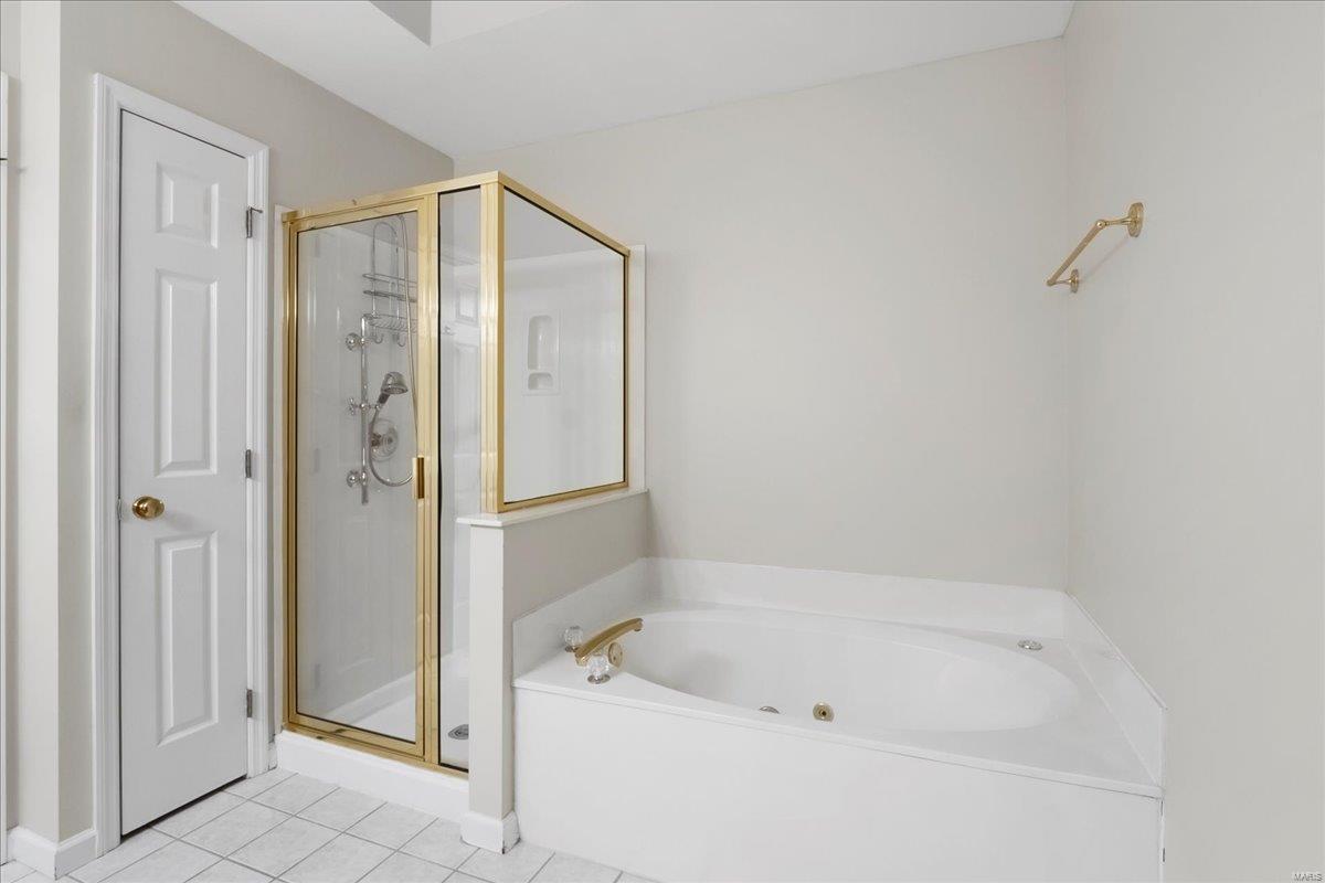 1228 Castle Gate Villas Dr