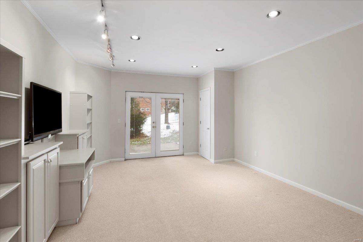 1228 Castle Gate Villas Dr