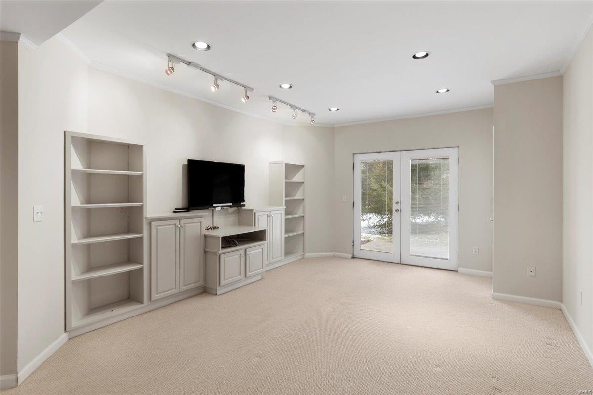 1228 Castle Gate Villas Dr