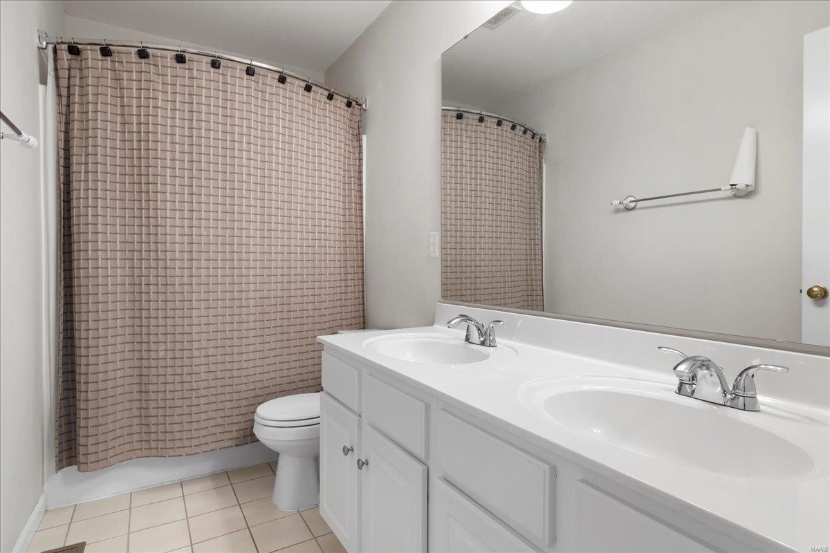 1228 Castle Gate Villas Dr