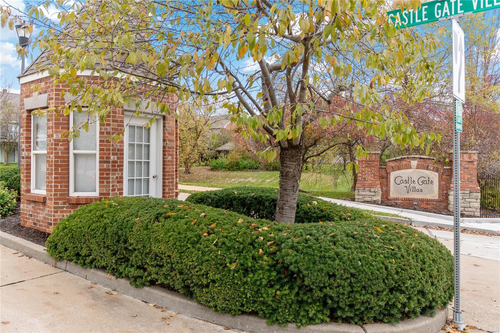 1228 Castle Gate Villas Dr