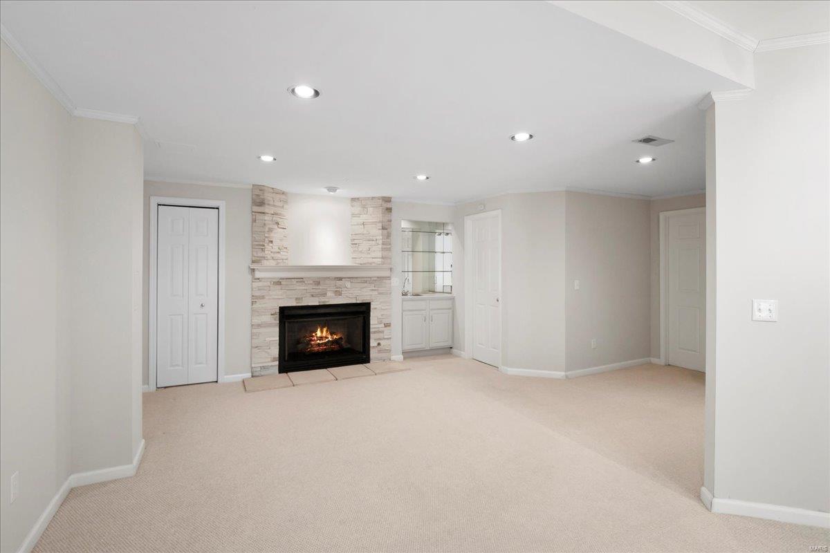 1228 Castle Gate Villas Dr