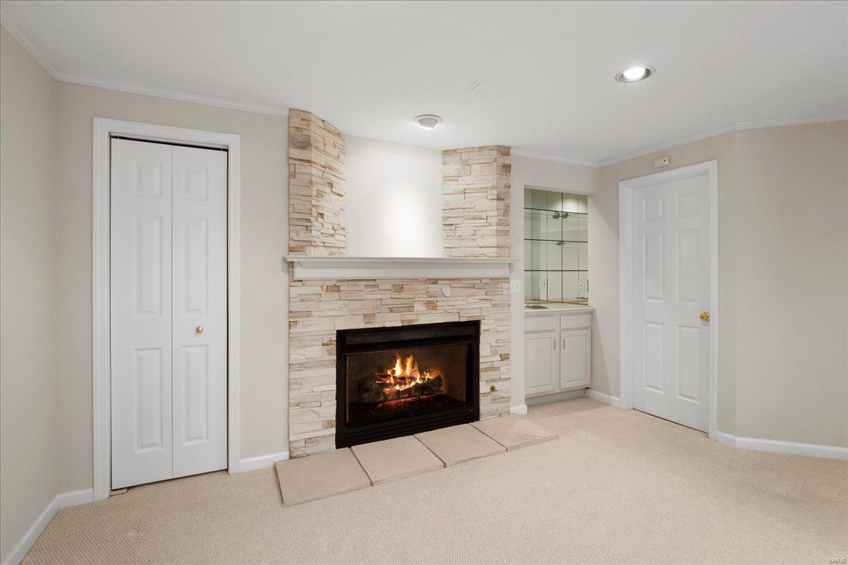 1228 Castle Gate Villas Dr