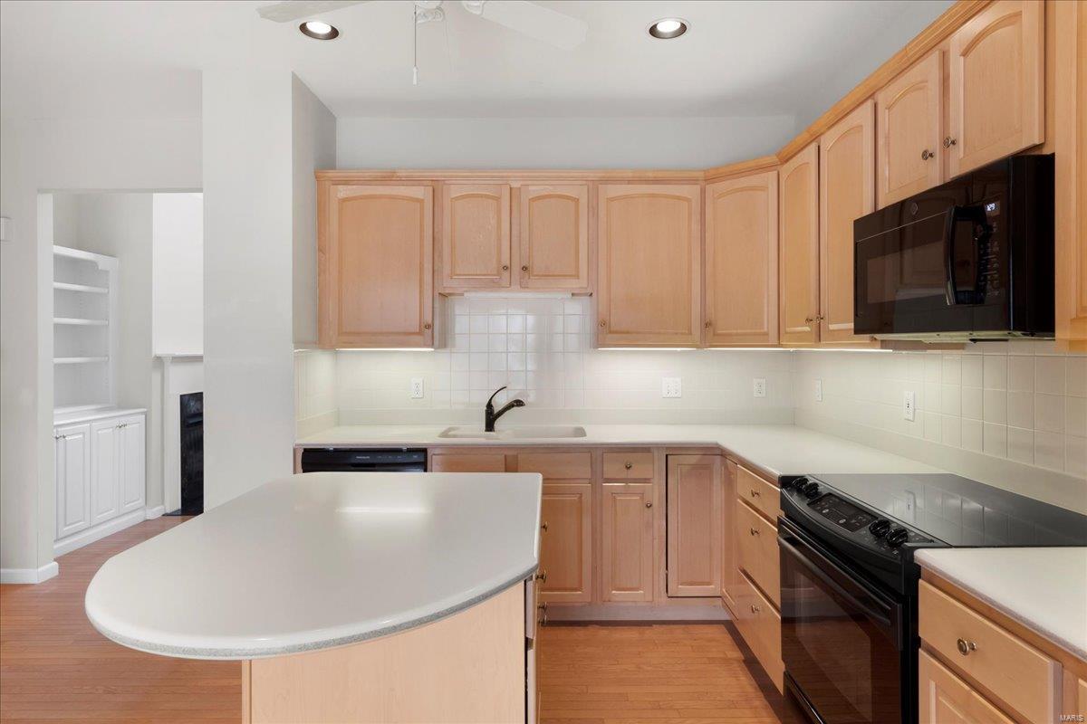 1228 Castle Gate Villas Dr