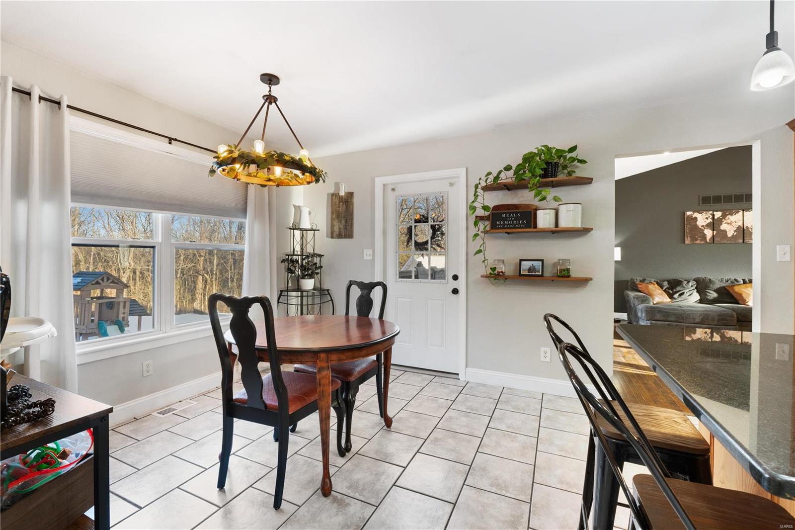 906 Autumn Knoll Place