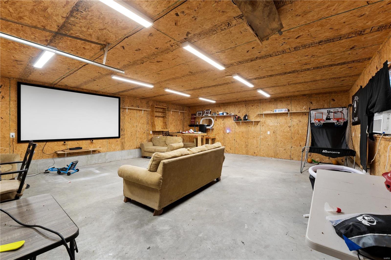 906 Autumn Knoll Place