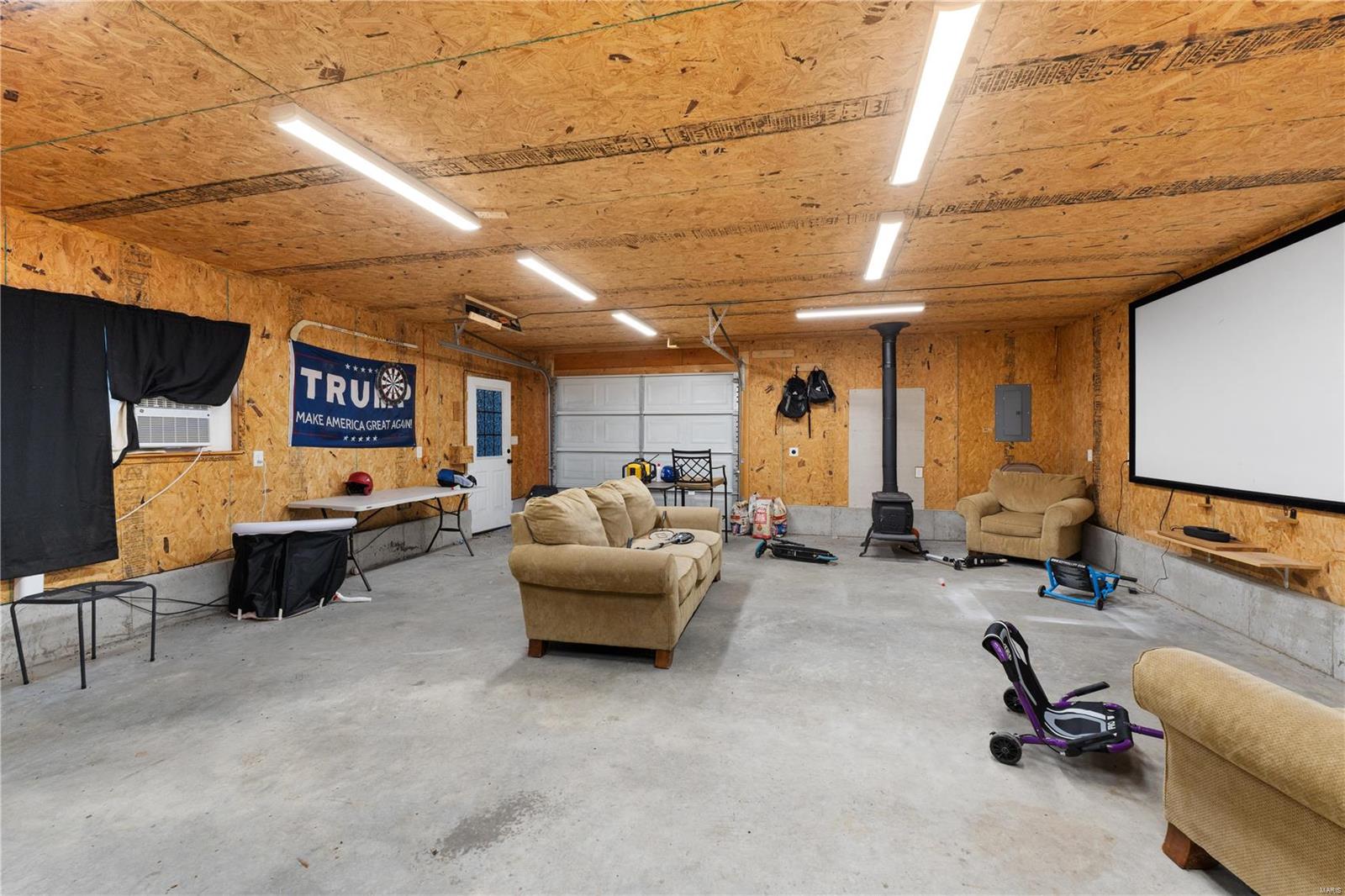 906 Autumn Knoll Place