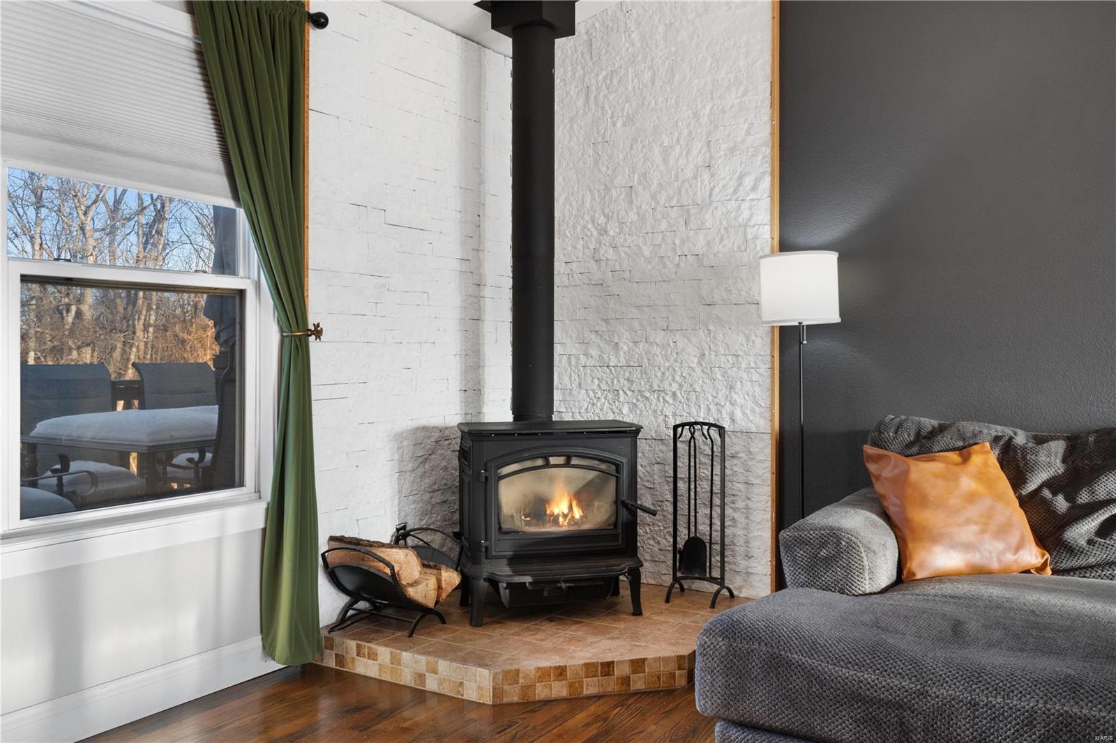 906 Autumn Knoll Place