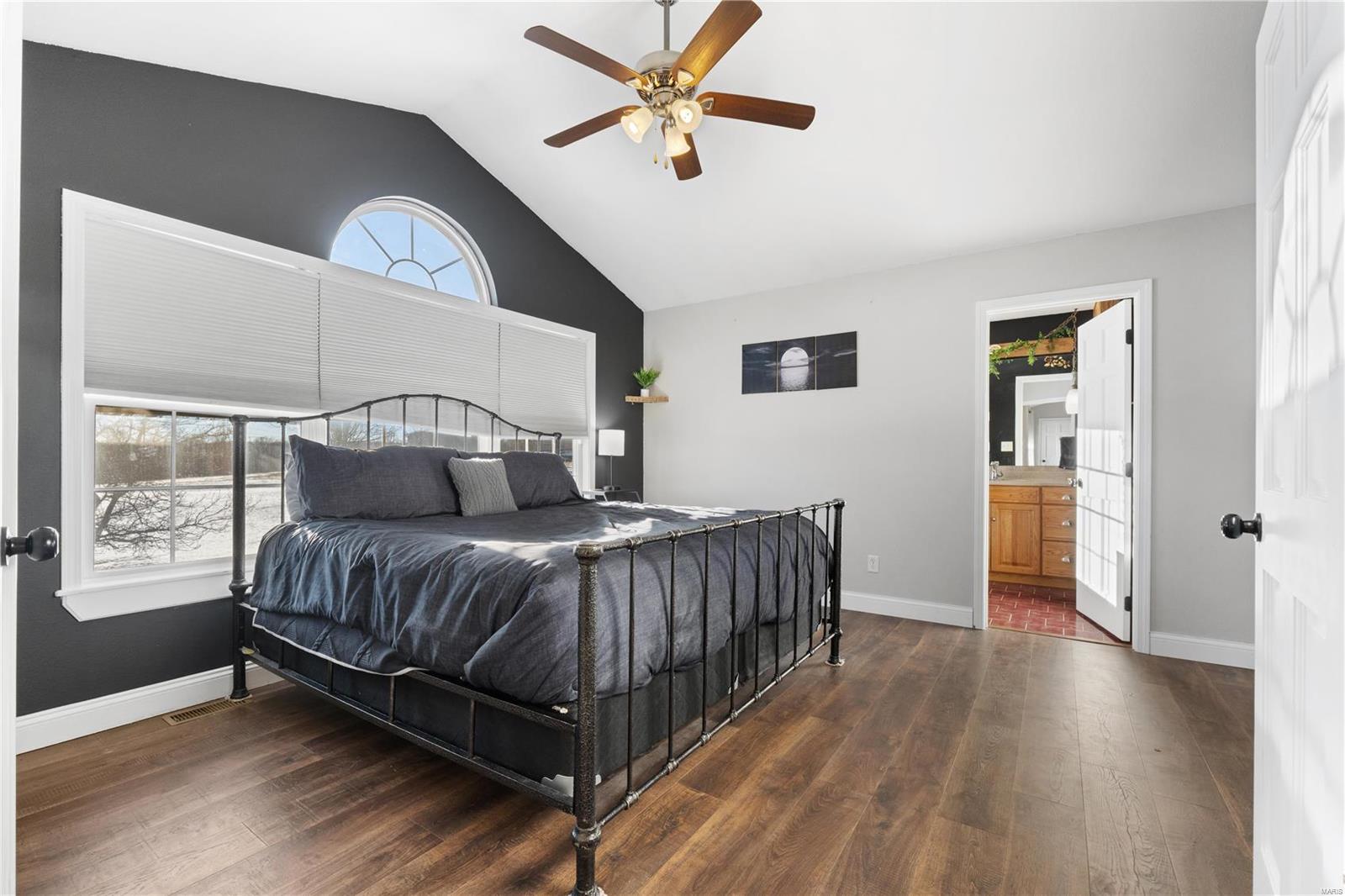 906 Autumn Knoll Place