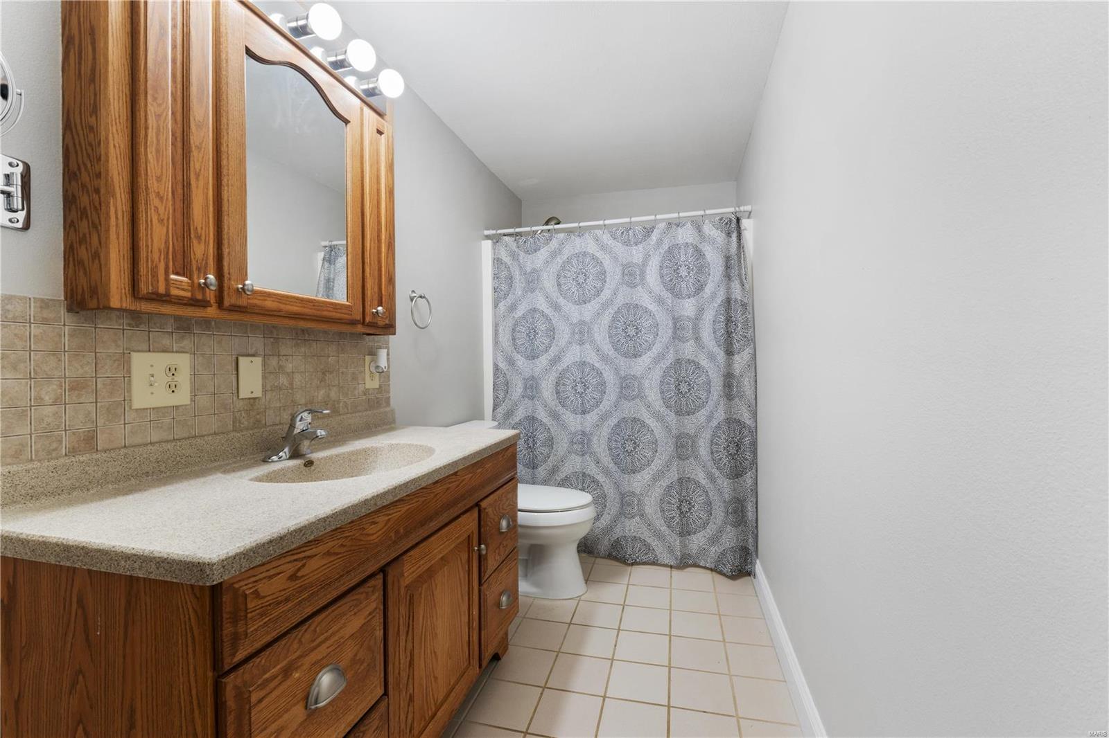 906 Autumn Knoll Place