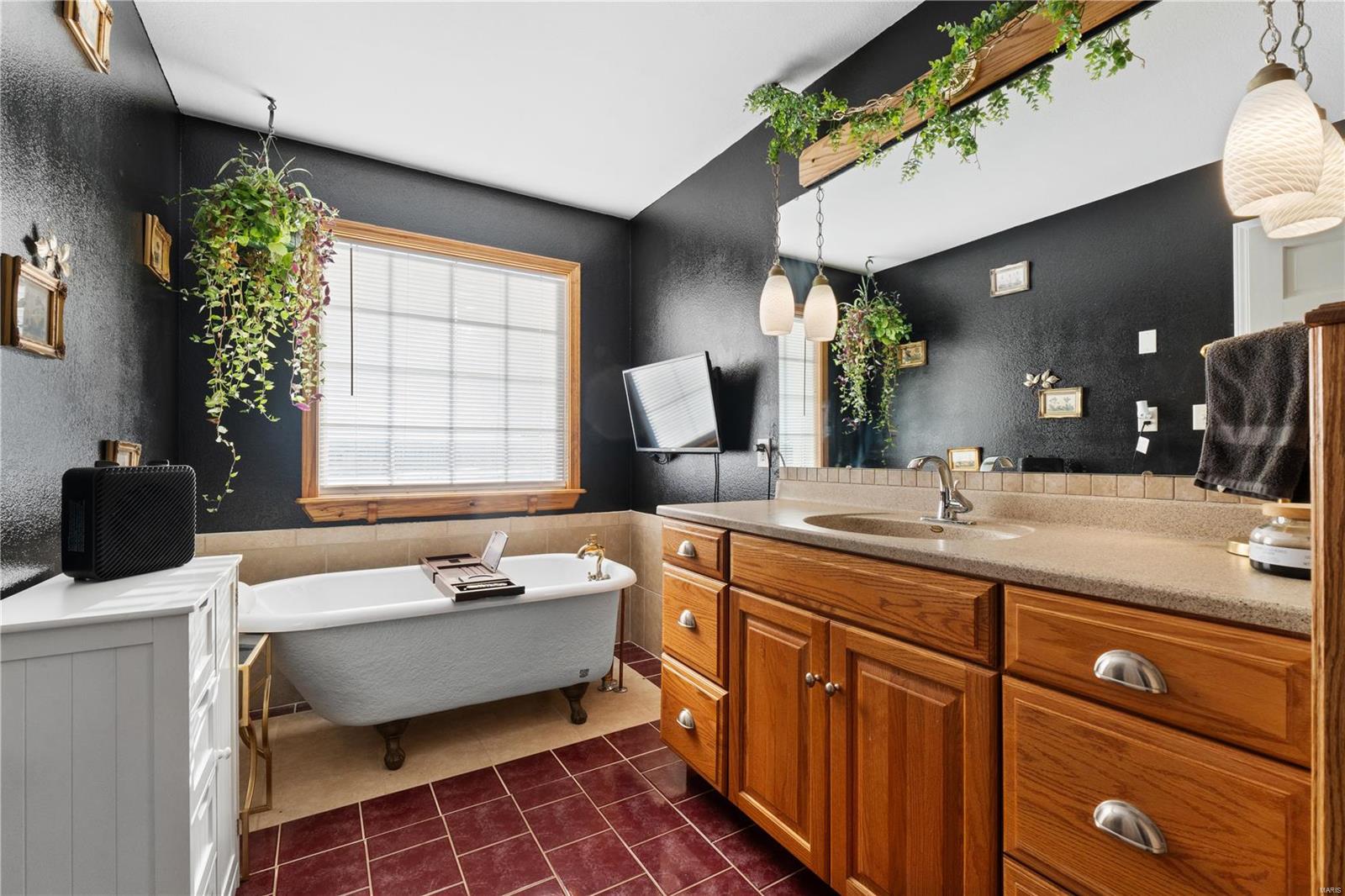 906 Autumn Knoll Place