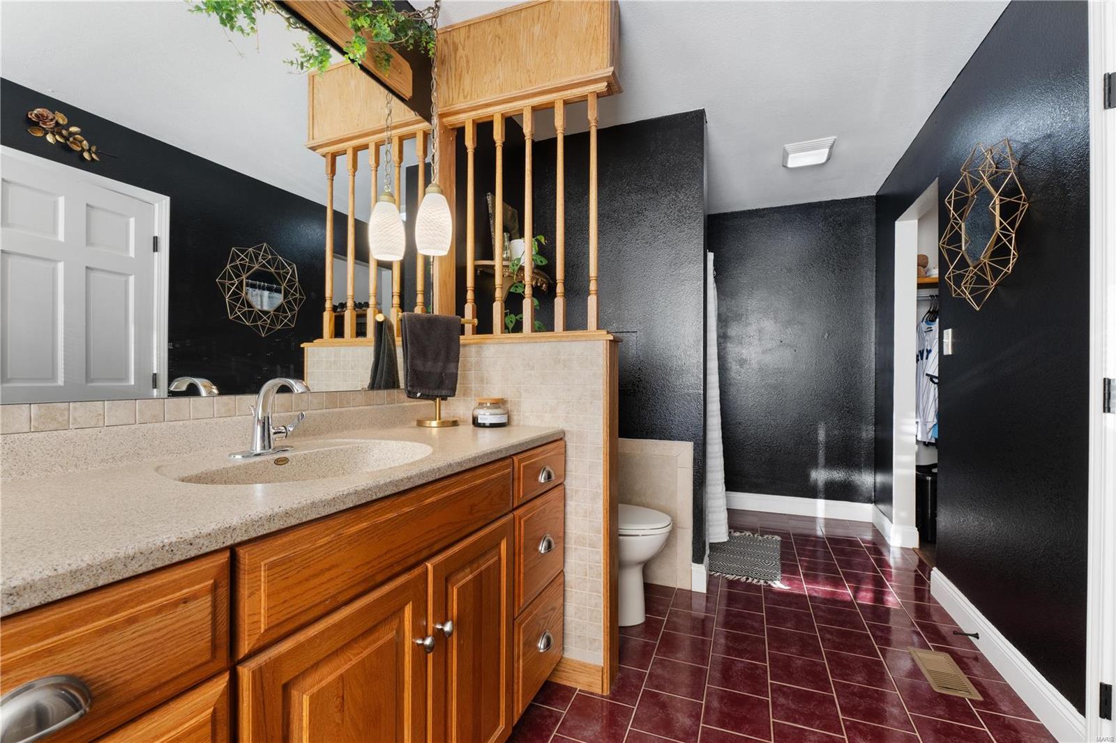 906 Autumn Knoll Place