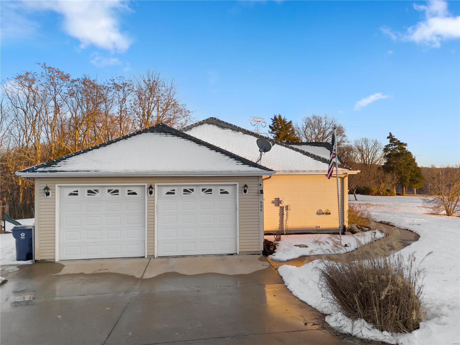 906 Autumn Knoll Place