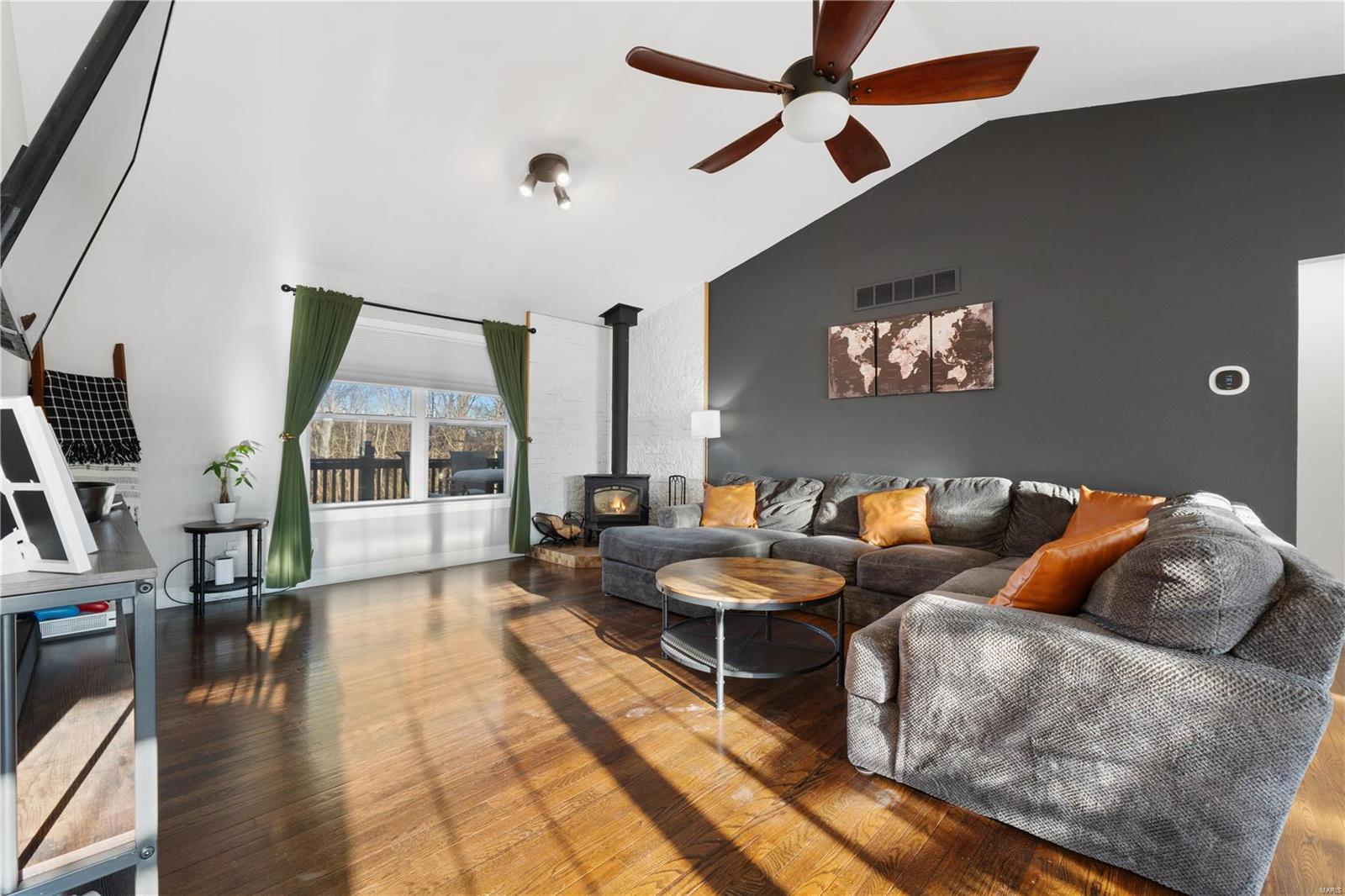 906 Autumn Knoll Place