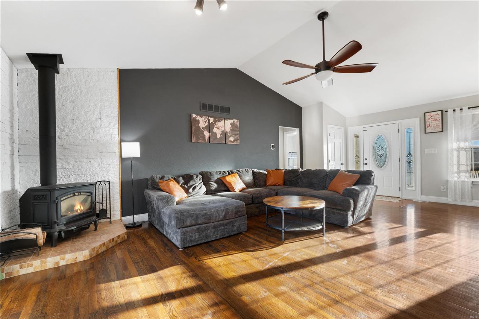 906 Autumn Knoll Place