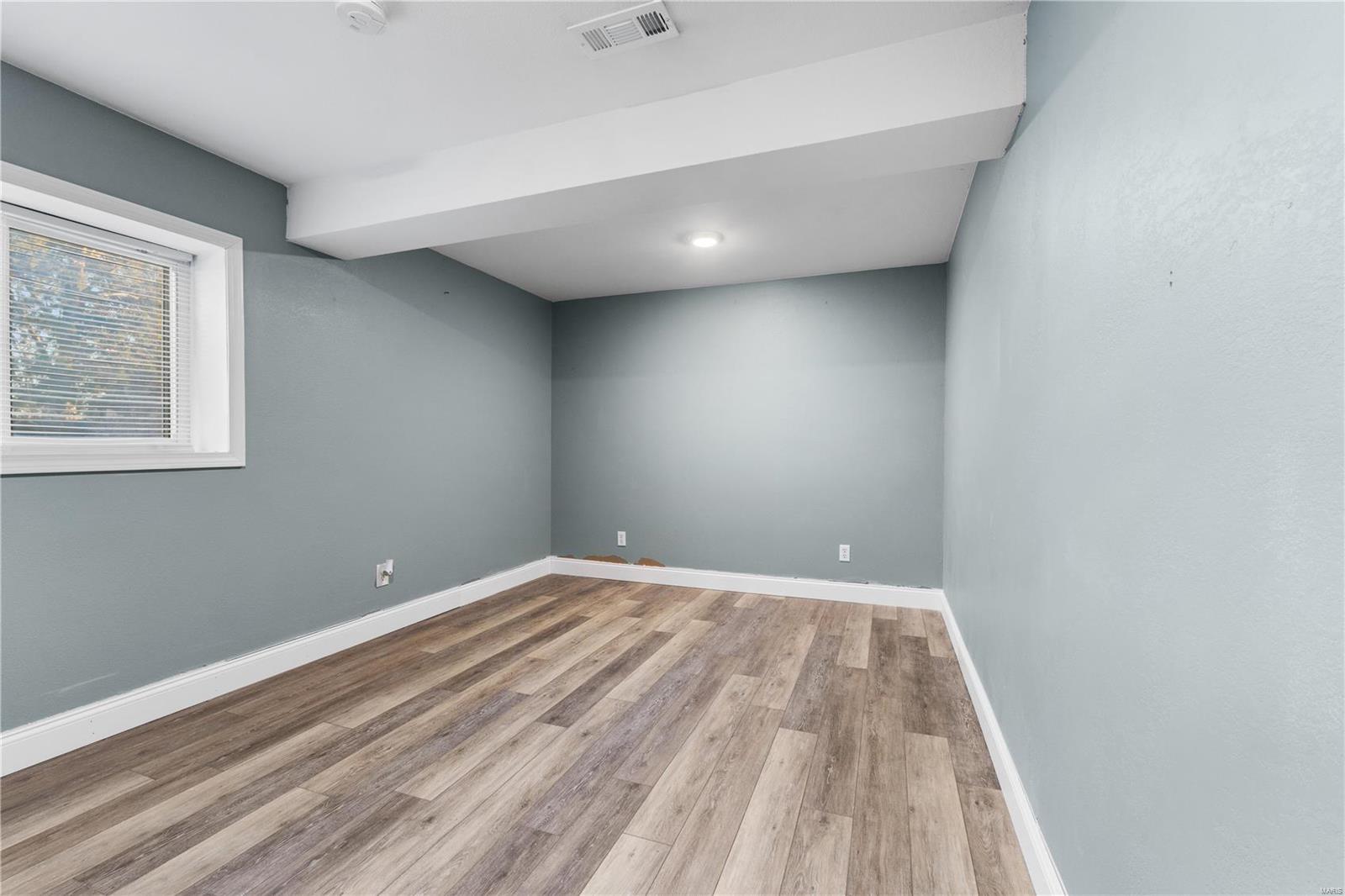 906 Autumn Knoll Place