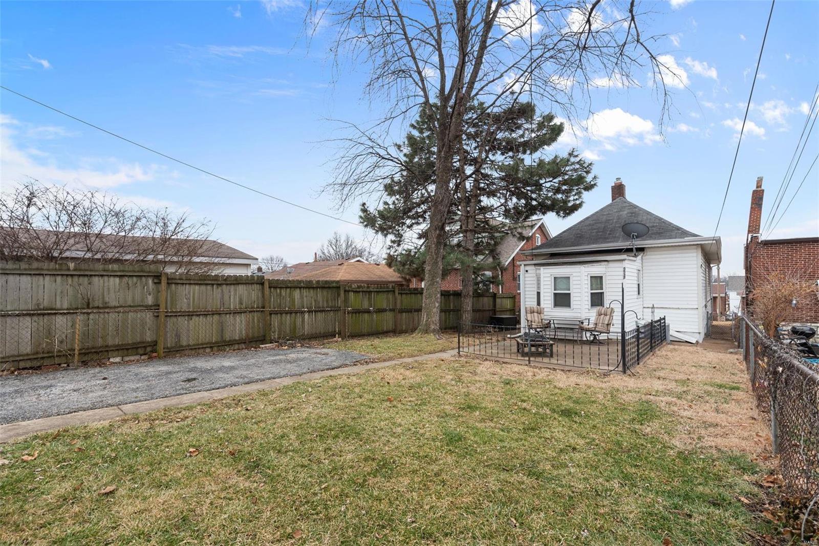 5537 Lansdowne Avenue