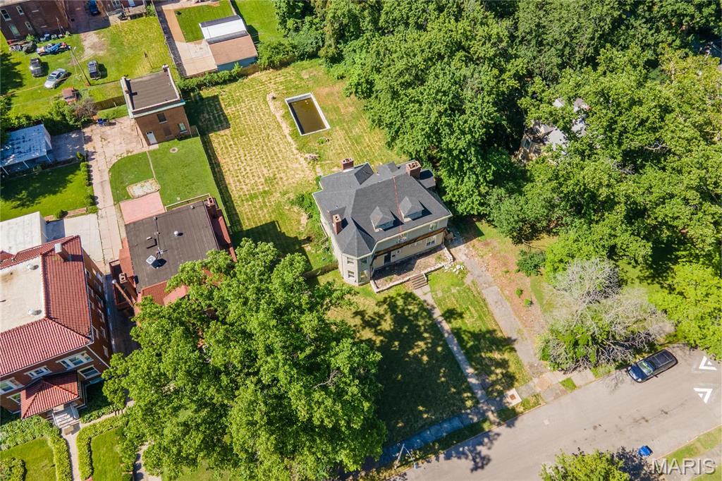 6014 W Cabanne Place