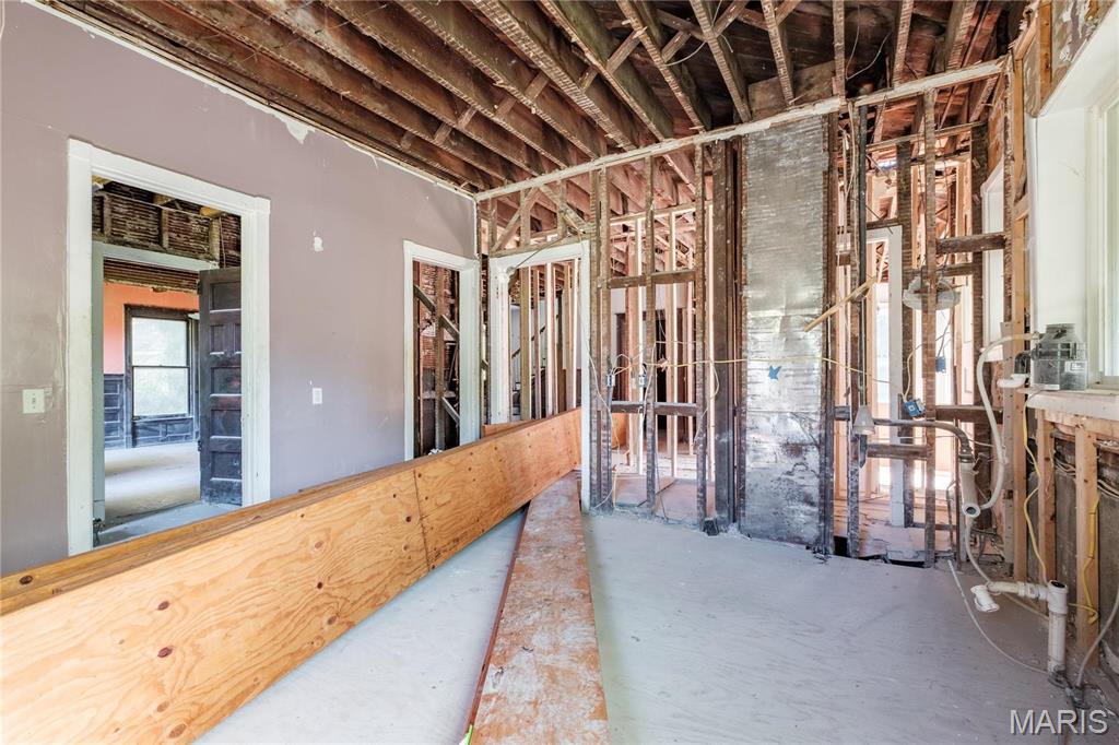 6014 W Cabanne Place