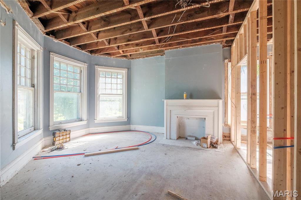 6014 W Cabanne Place