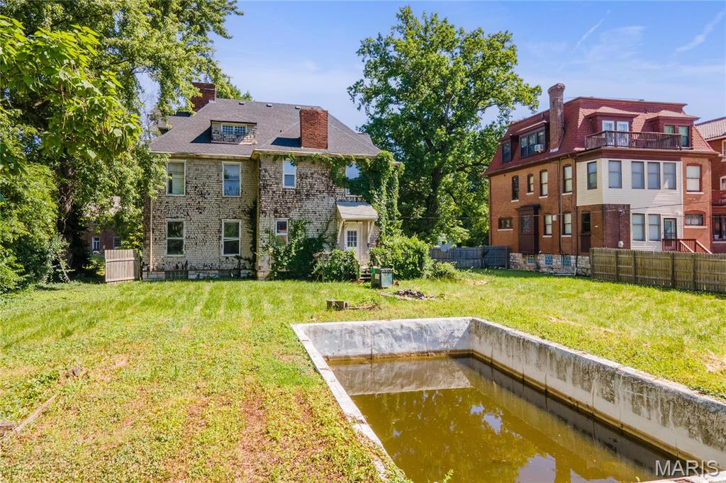 6014 W Cabanne Place