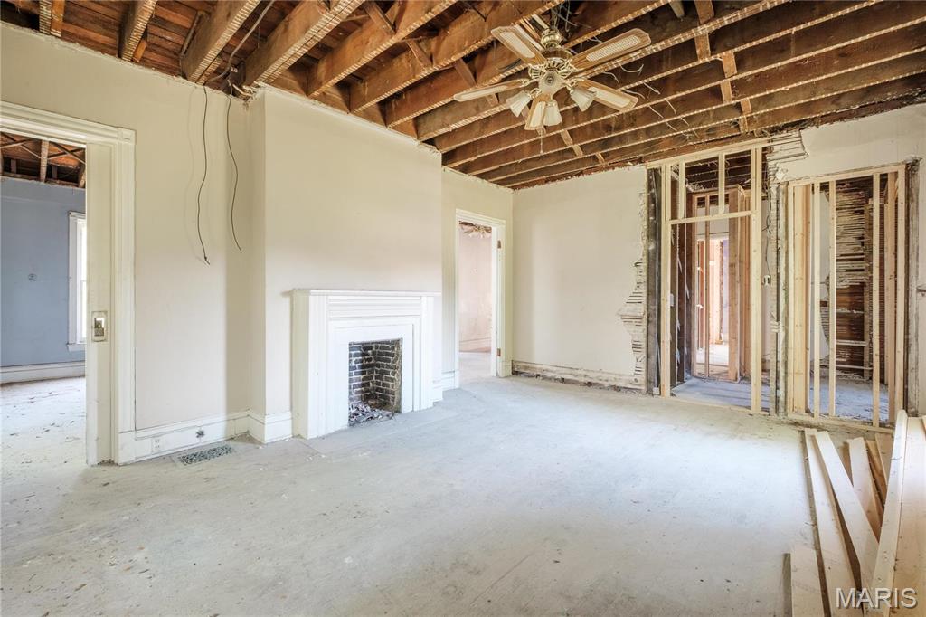 6014 W Cabanne Place