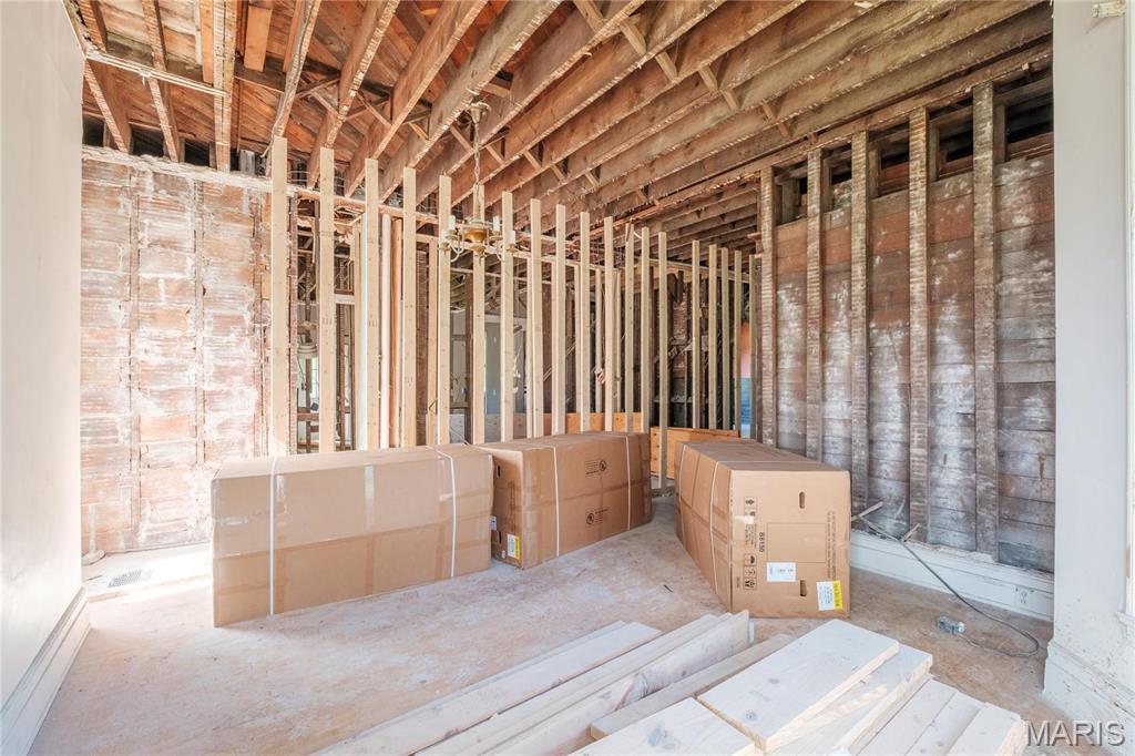 6014 W Cabanne Place