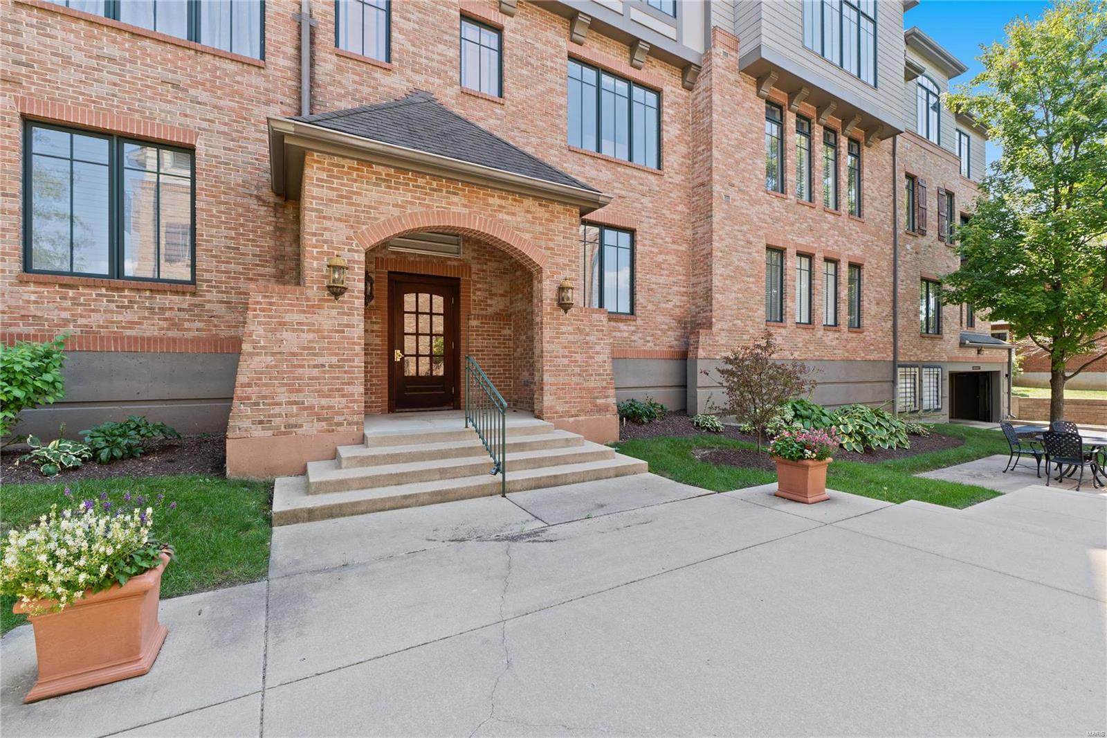 125 E Clinton Place Unit: 1A