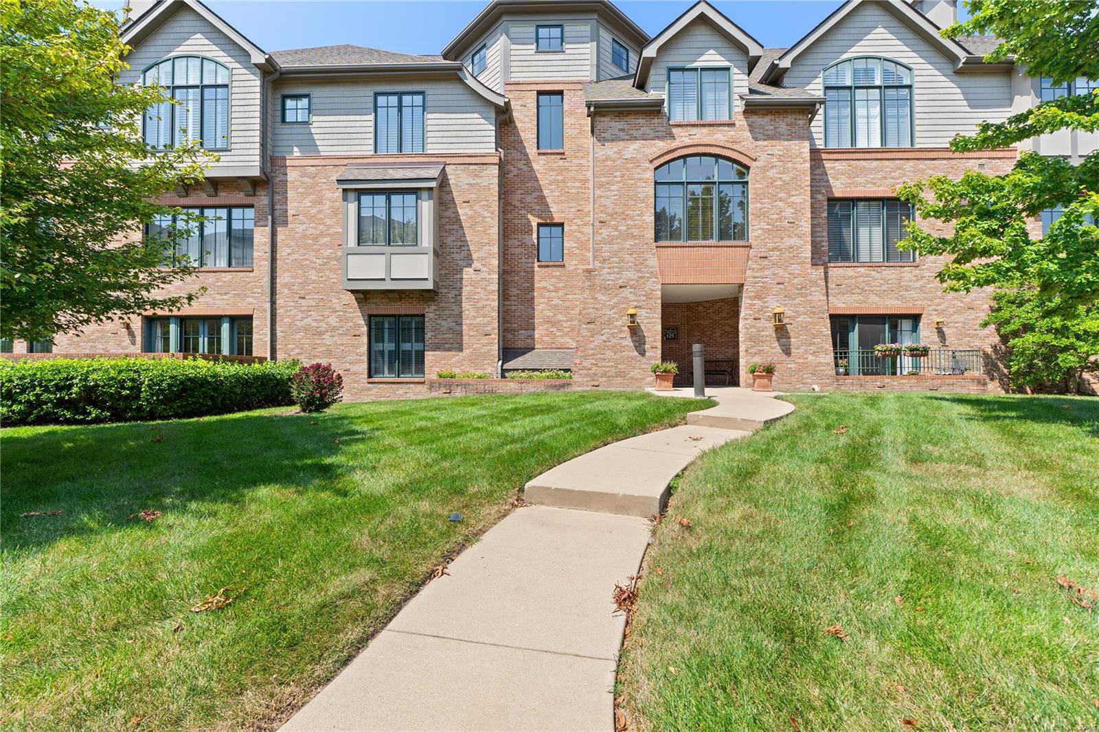 125 E Clinton Place Unit: 1A