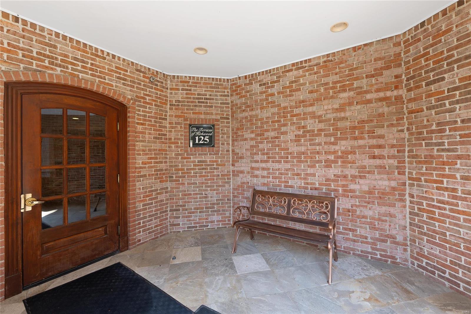 125 E Clinton Place Unit: 1A