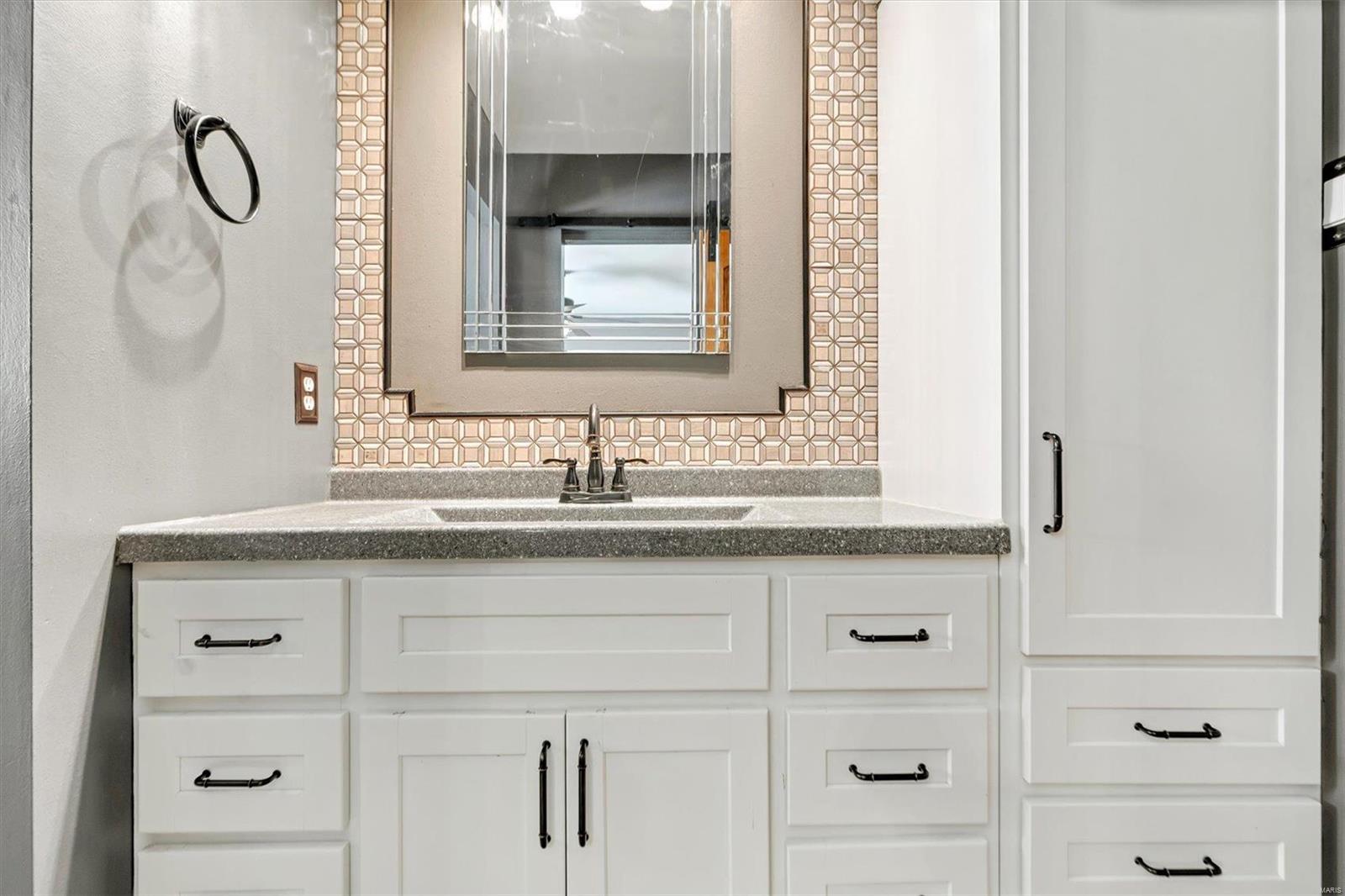 1465 El Centro Drive