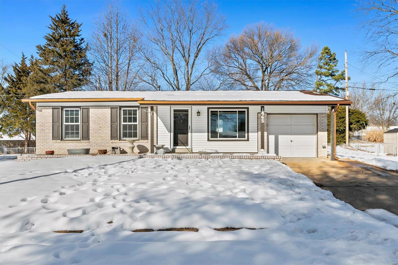 1465 El Centro Drive