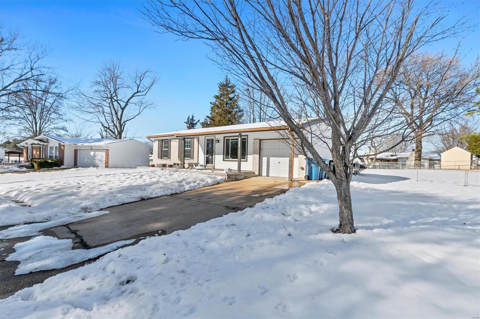 1465 El Centro Drive