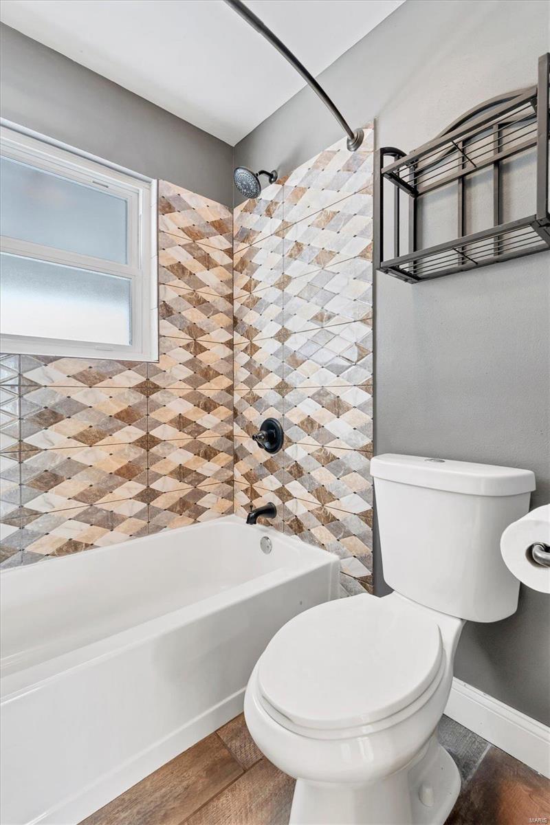 1465 El Centro Drive