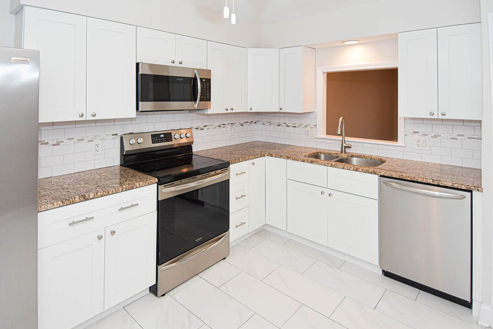 567 Woodhill Estates