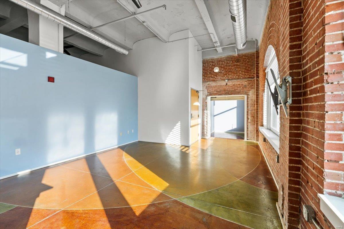 1136 Washington Avenue Unit: 209