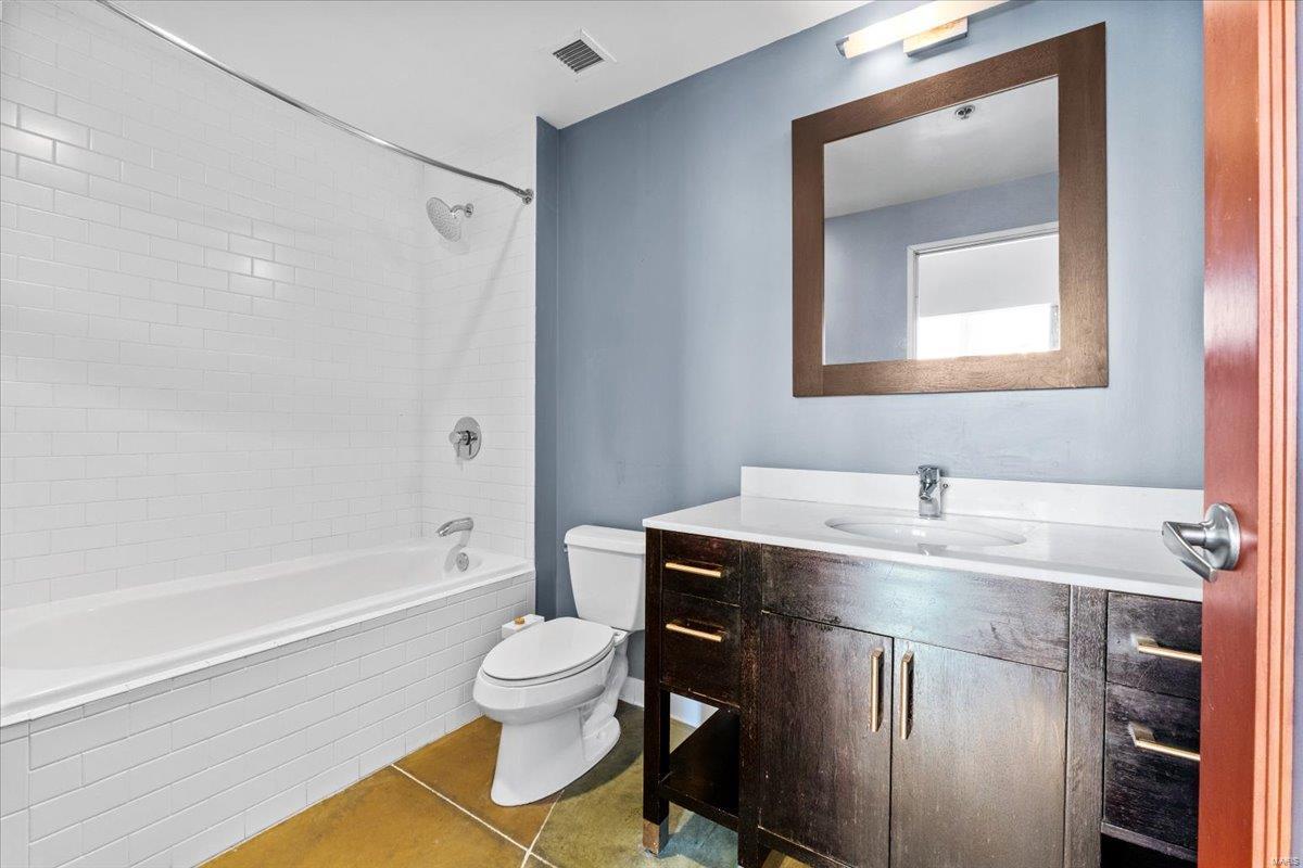 1136 Washington Avenue Unit: 209