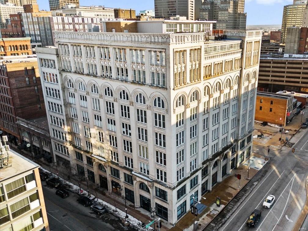 1136 Washington Avenue Unit: 209